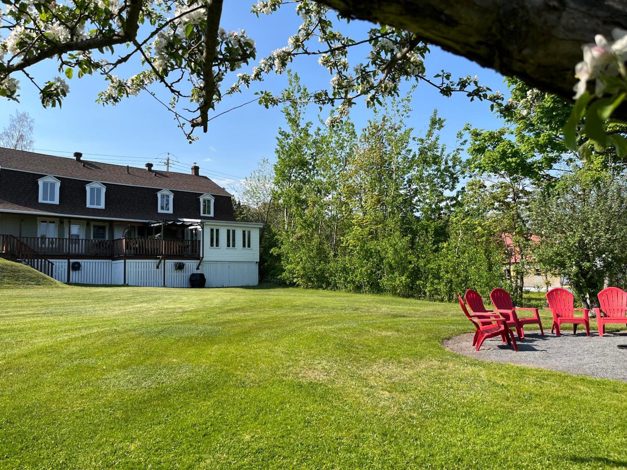 Petite Plaisance Appartements La Malbaie Buitenkant foto